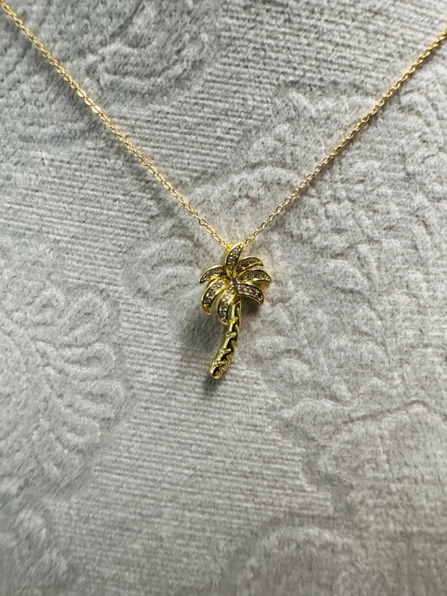 Dainty Palm Necklace